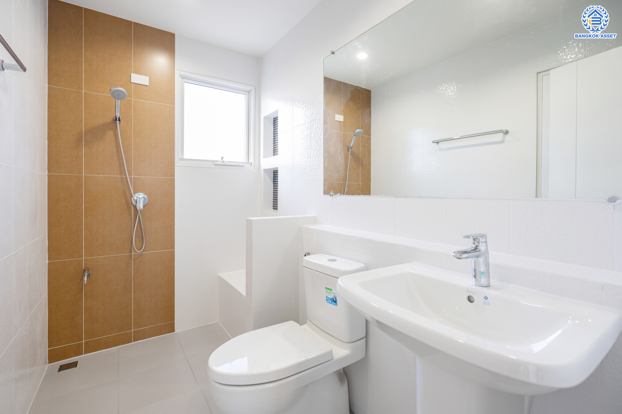 บ้านมือสองตกแต่งใหม่ ม.ชัยพฤกษ์ บางบัวทอง บ้านเดี่ยว แบรนด์ LH  เนื้อที่ 92.9 ตร.ว. ฟังก์ชัน 3 ห้องนอน 3 ห้องน้ำ จอดรถได้ถึง 4 คัน มีพื้นที่บริเวณบ้านกว้างขวางกว่า 232 ตร.ม. พร้อม Facilities ครบครัน บนทำเลเดินทางสะดวก ติดถนนบางกรวย-ไทรน้อย ใกล้เซ็นทรัลเวสต์เกต และรถไฟฟ้าสายสีม่วง "สถานีบางพลู"